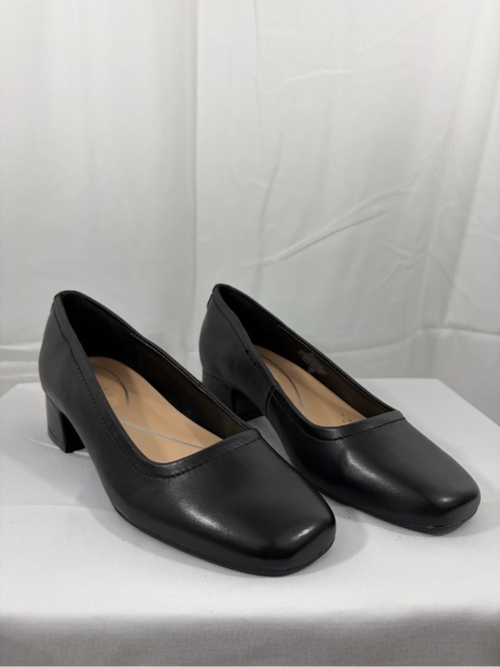 NWT Easy Spirit Women's Size 6 Black 1.5 Inch Block Heel Pumps